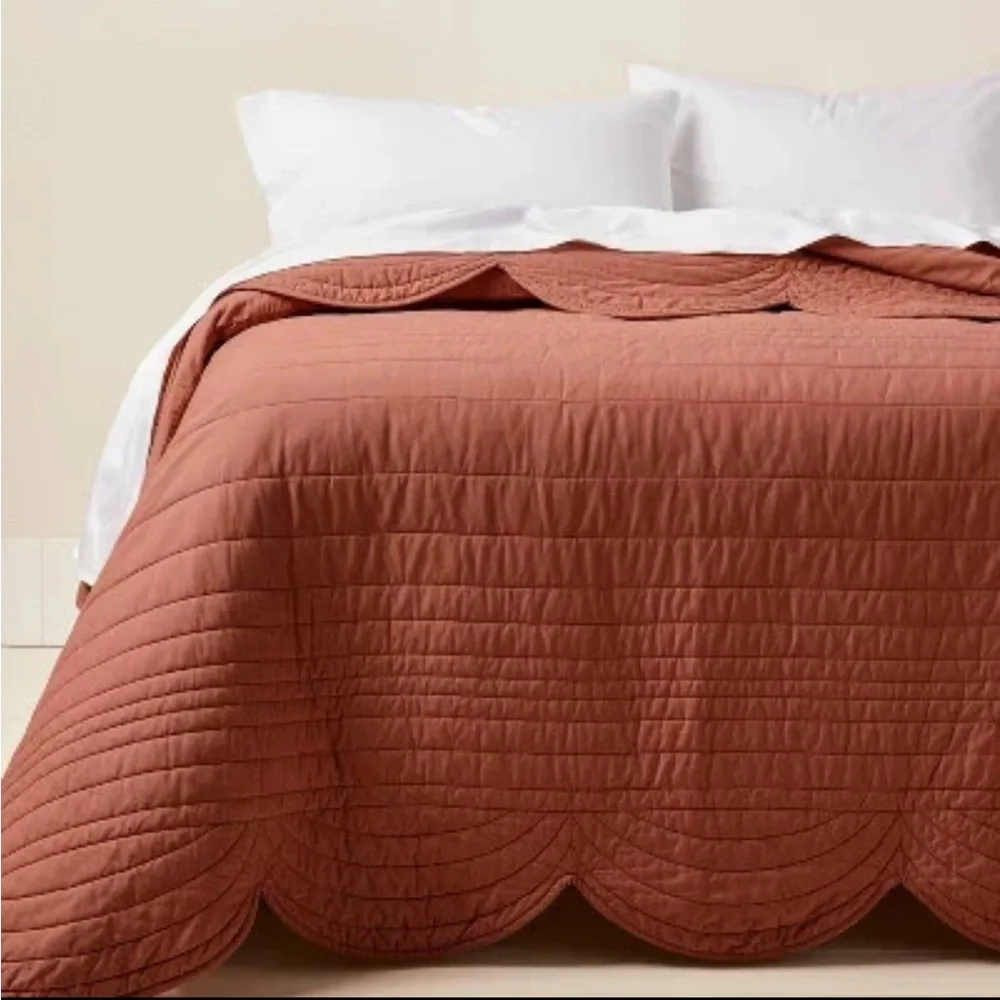 Twin/Twin Extra Long Jungalow Scalloped Edge Quilt Light Terracotta